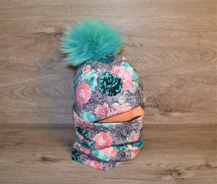 Tuque fleur aqua et rose