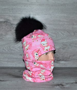 Tuque licorne d'hiver fond rose